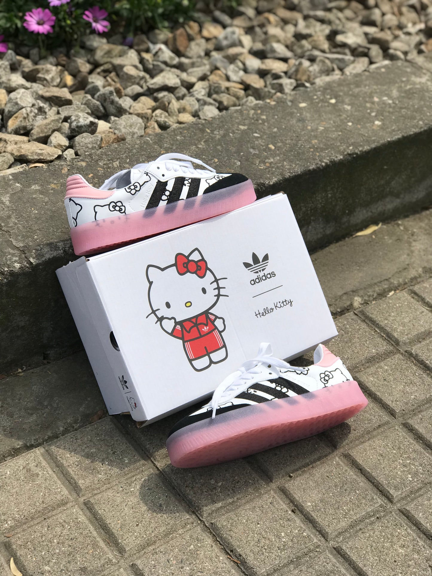 Adidas Samba x Hello Kitty