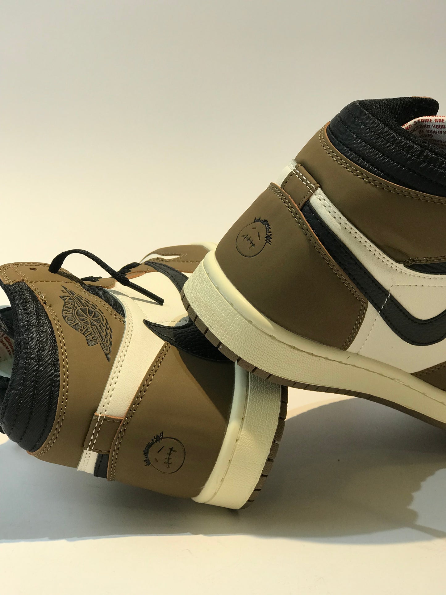 Nike Air Jordan Retro 1 x Traviss Scott