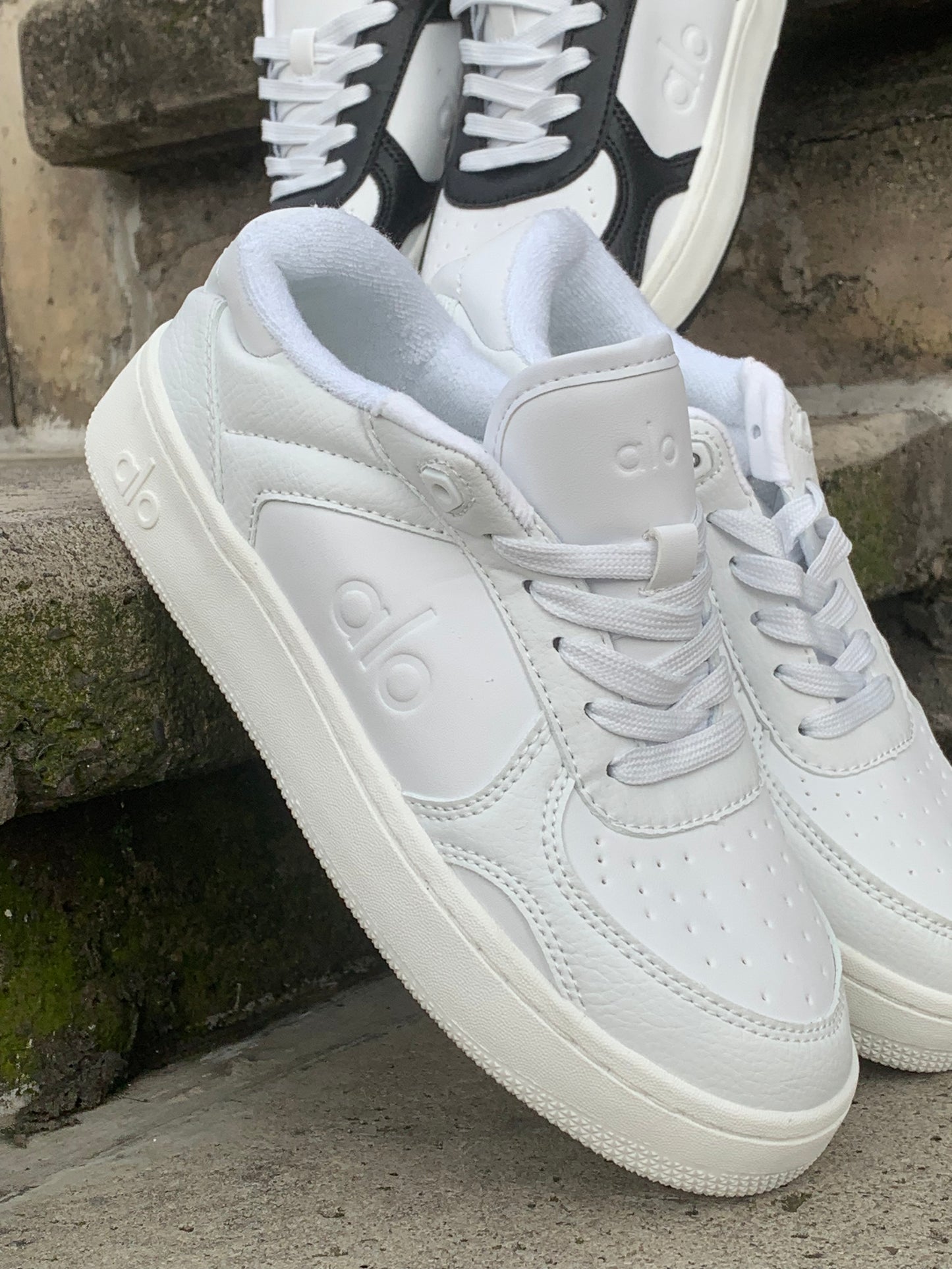 Alo Sneakers