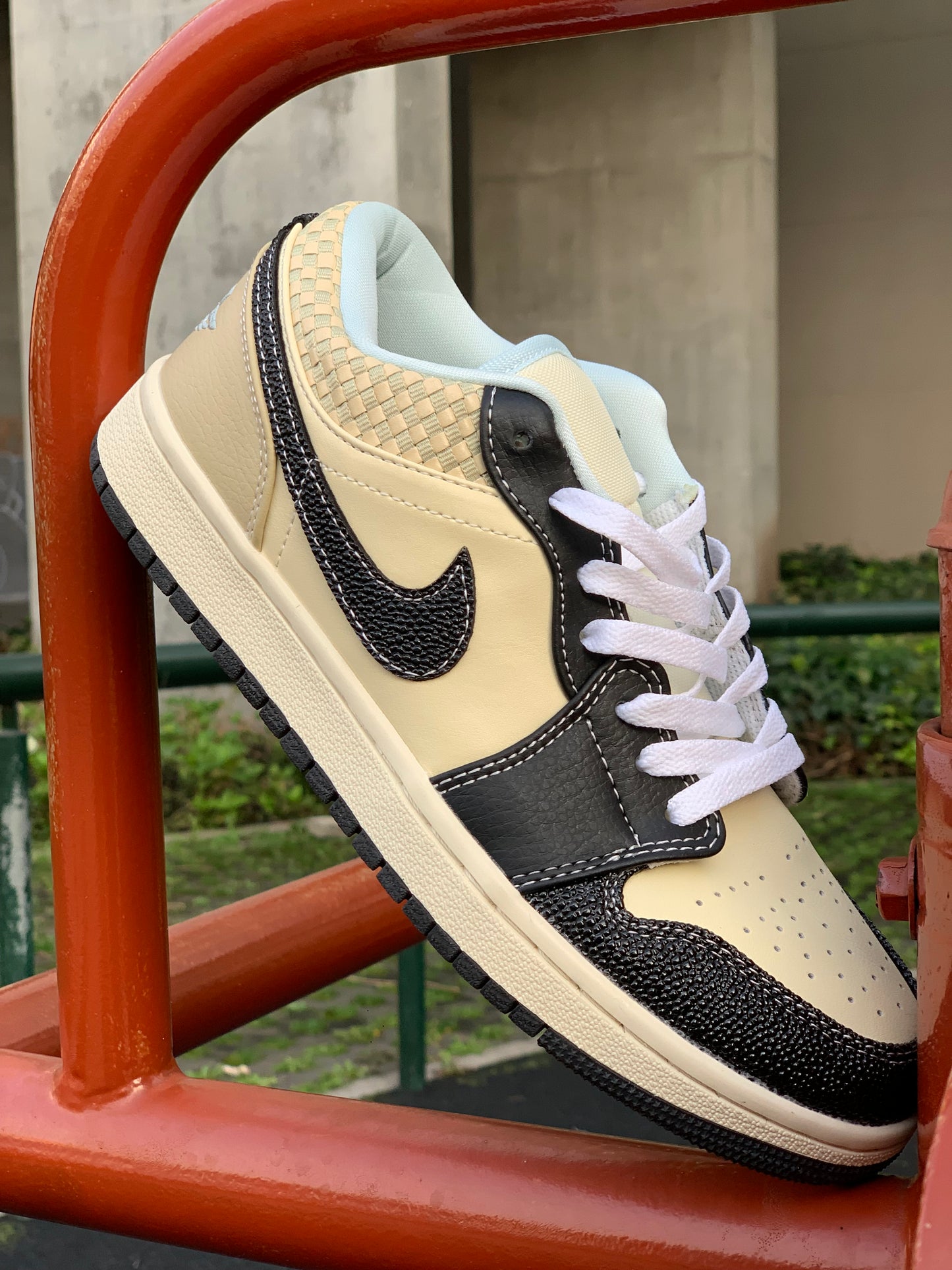 Air Jordan 1 Low SE Coconut Milk
