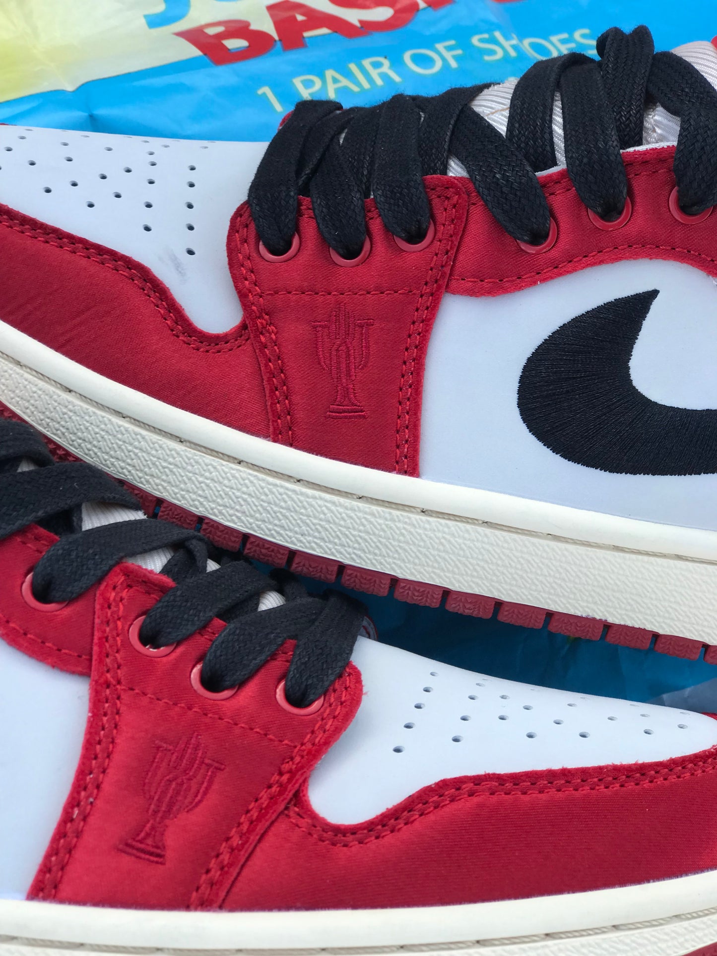 Air Jordan 1 Retro Low OG Trophy Room Away