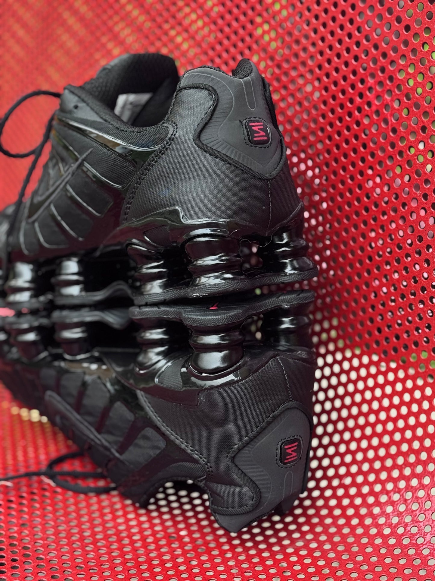 Nike Shox - Black/Red