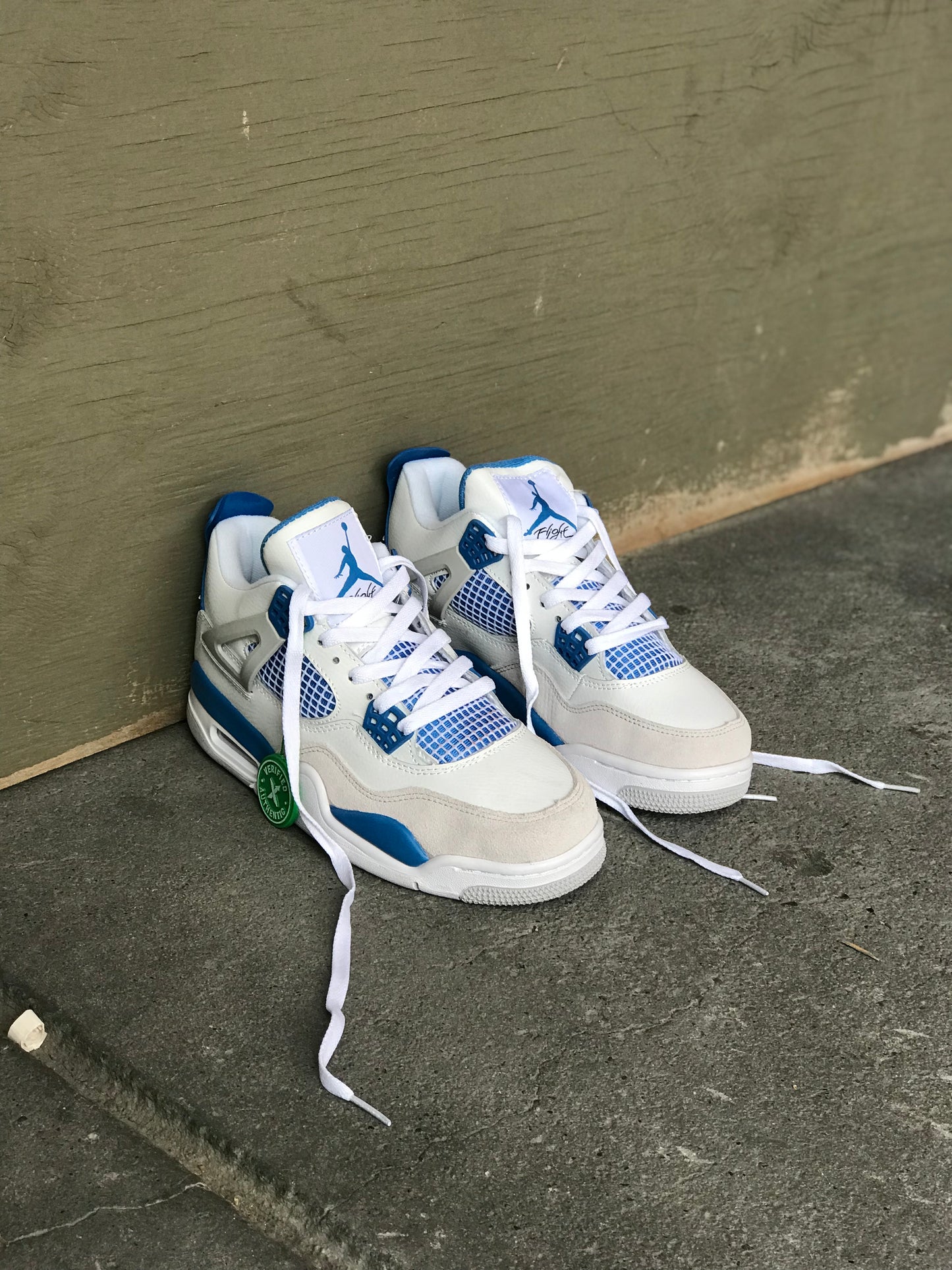 Air Jordan 4 Military Blue