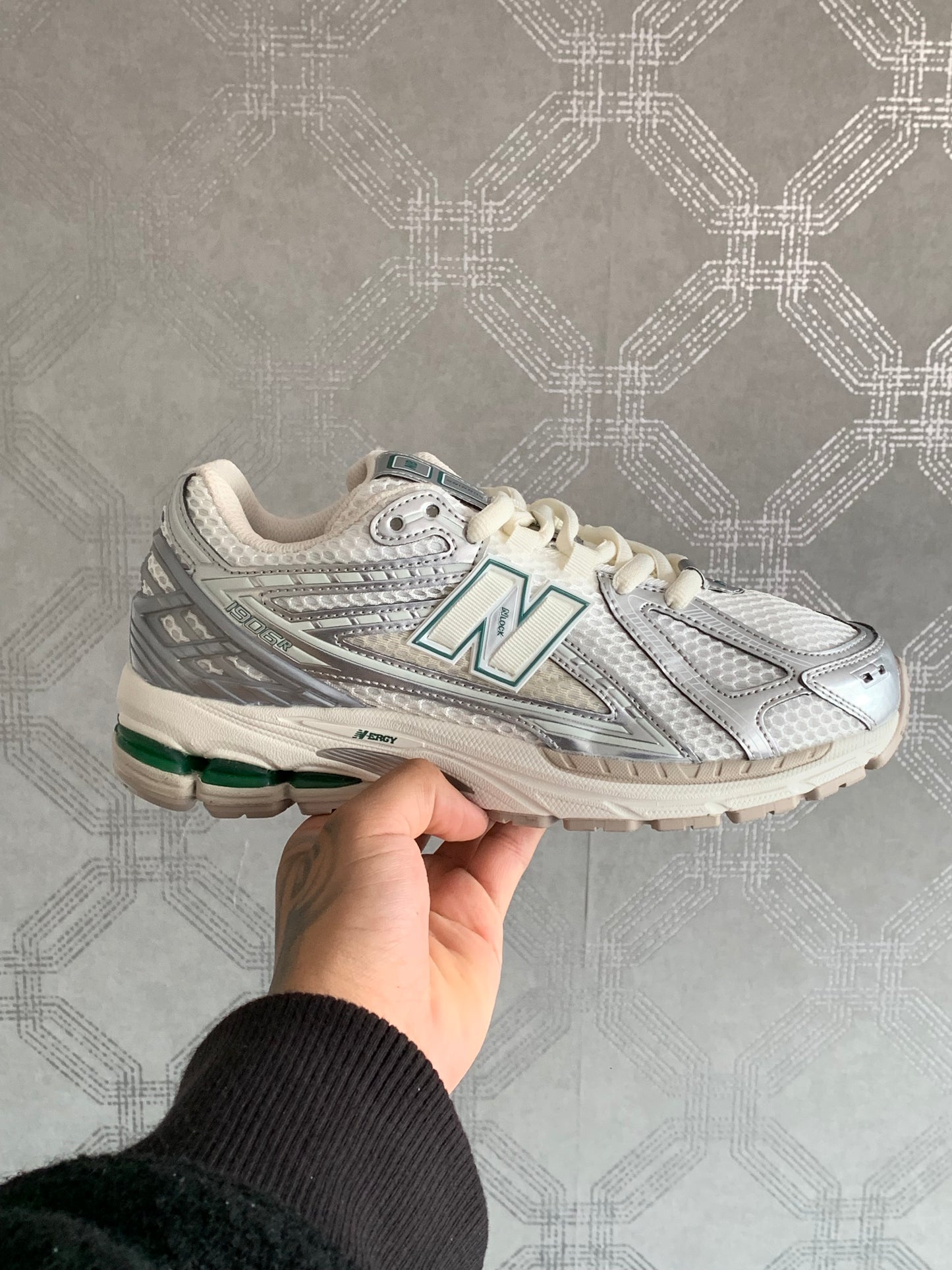 New Balance 1906R Silver