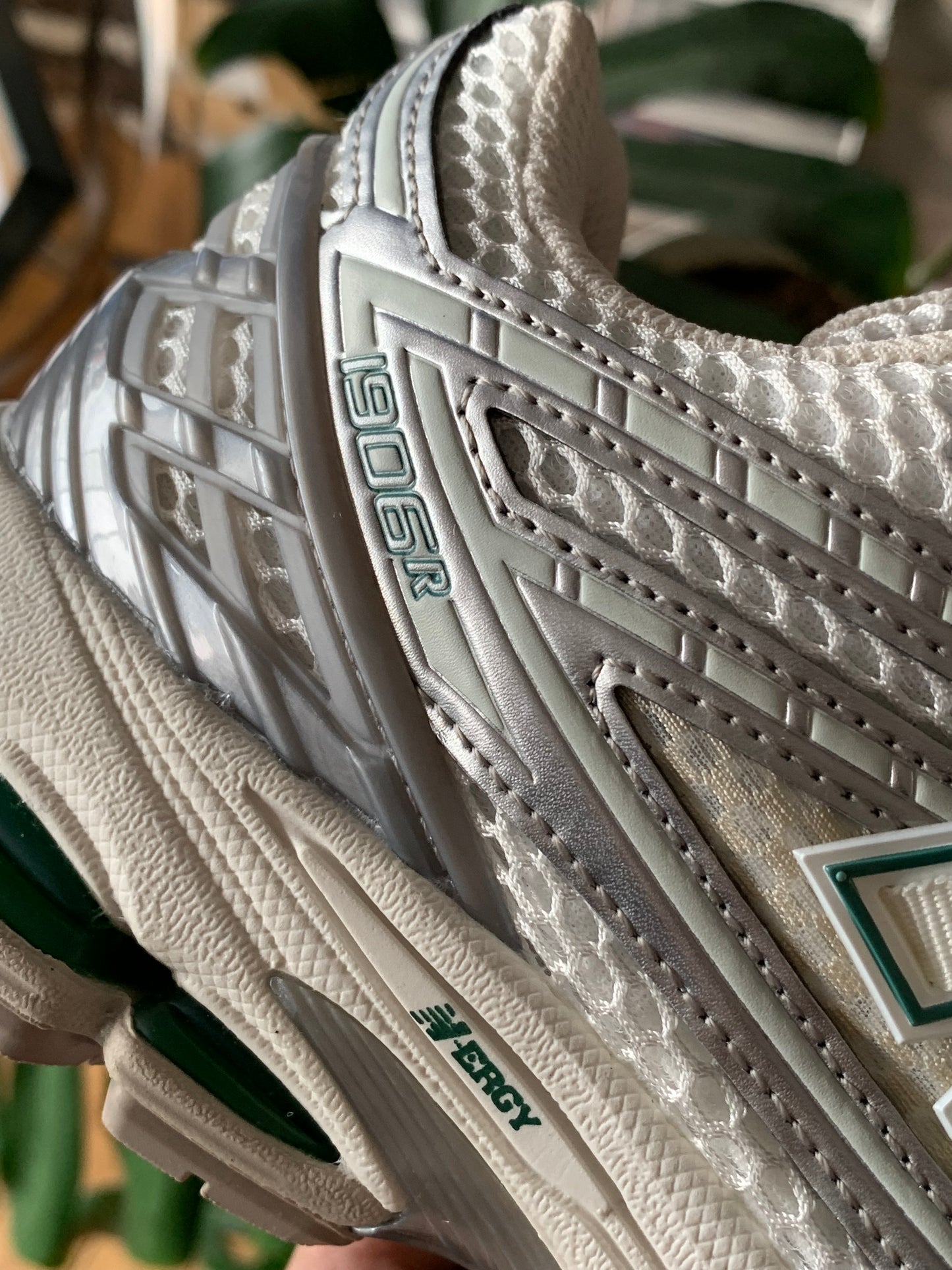 New Balance 1906R Silver