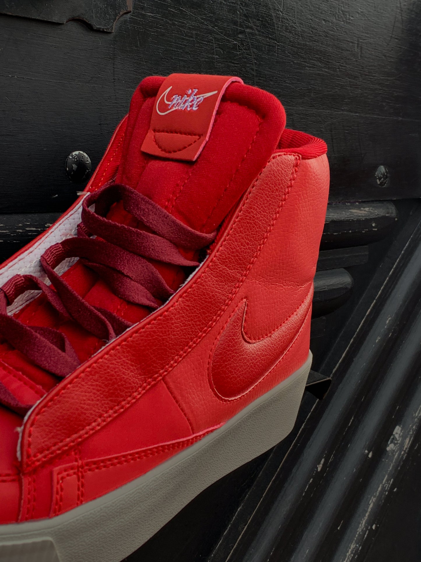 Nike Blazer Mid Victory "Spooky Red"