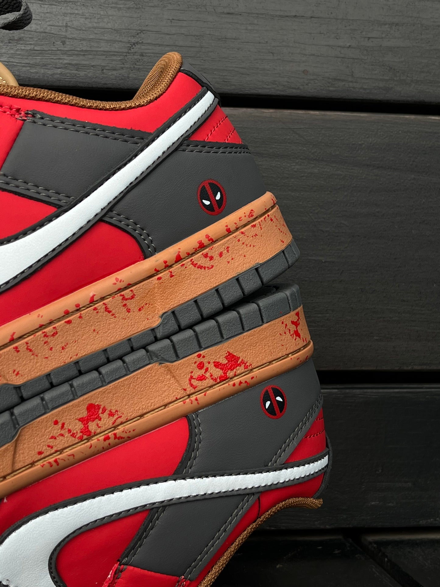 Nike SB Dunk Low x Deadpool