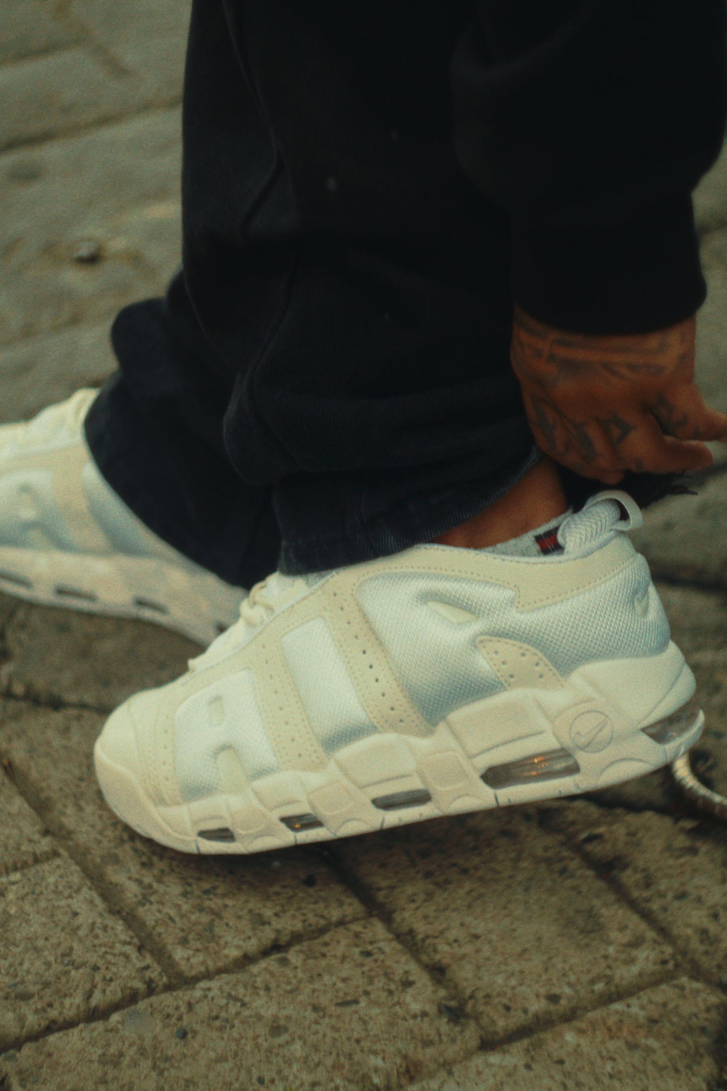 Nike Air More Uptempo Low White