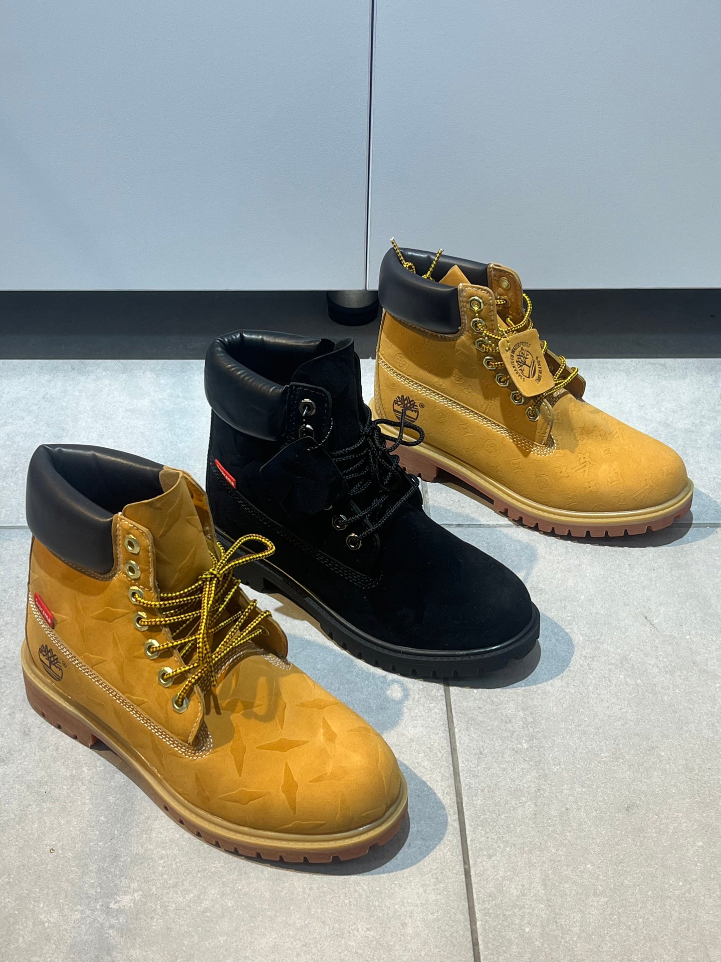 TIMBERLAND x SUPREME / LV
