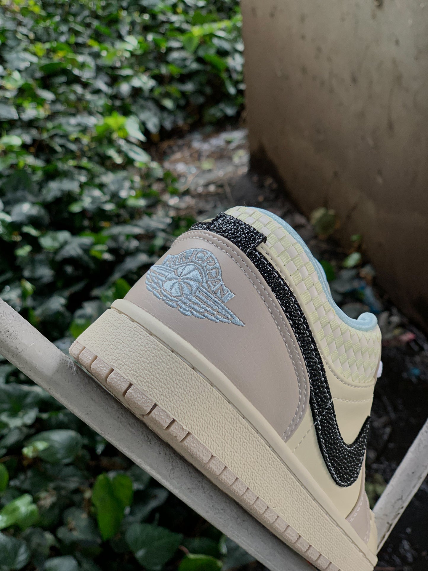Air Jordan 1 Low Sandrift