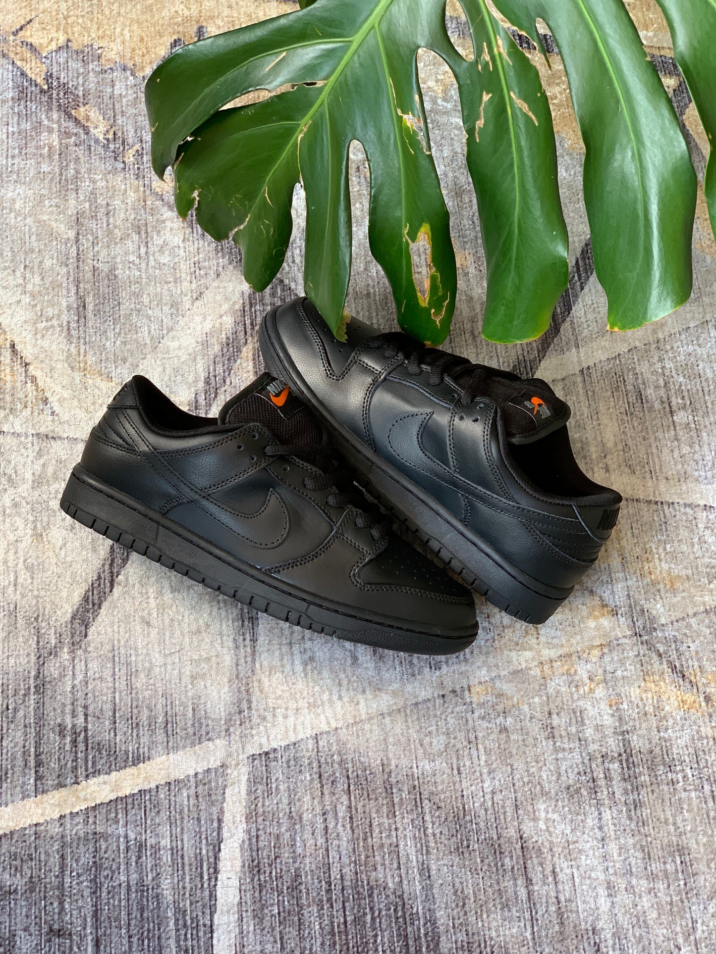Nike SB Dunk Low Triple Black