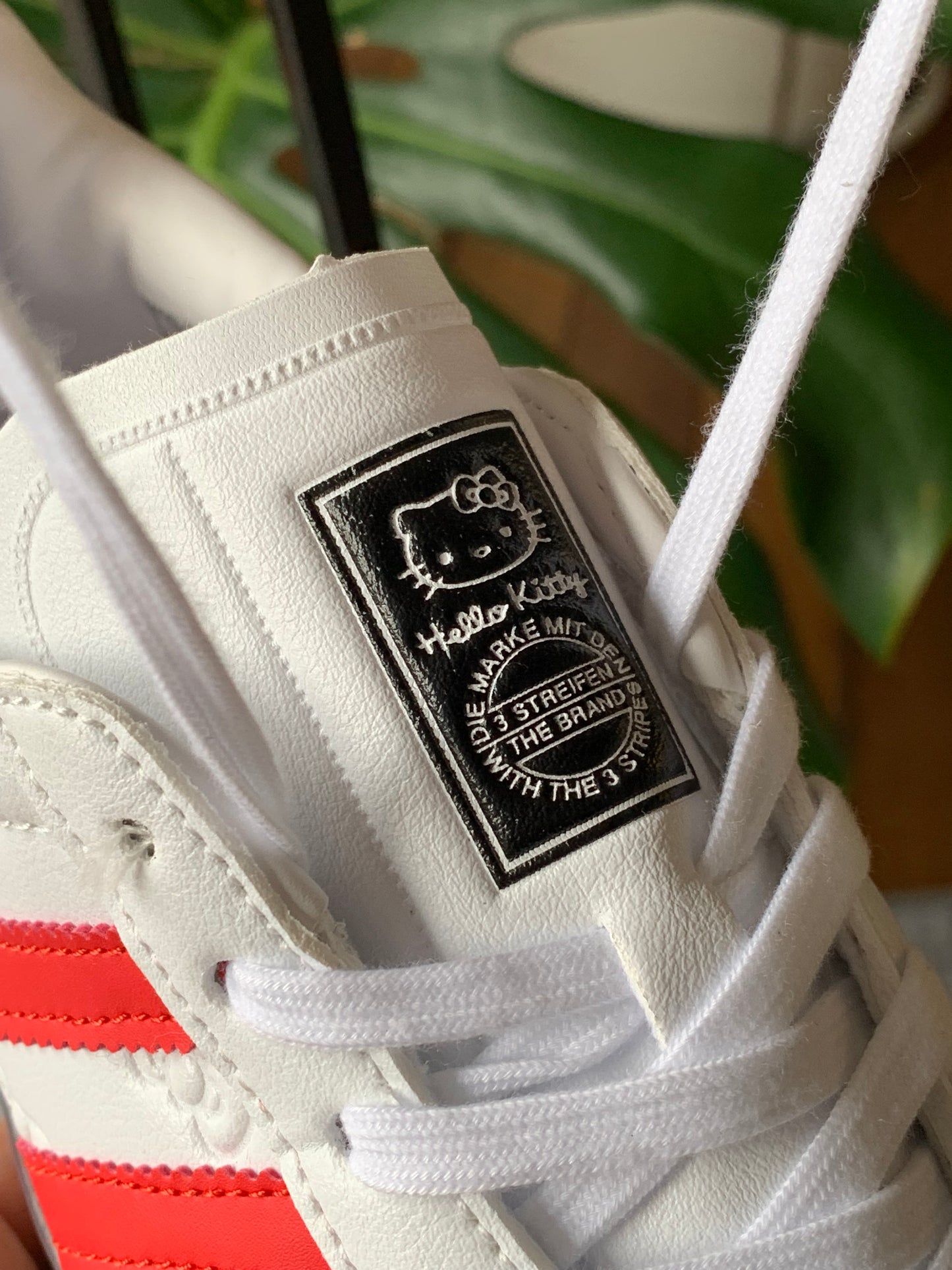 Adidas Gazelle x Hello Kitty 50th Años