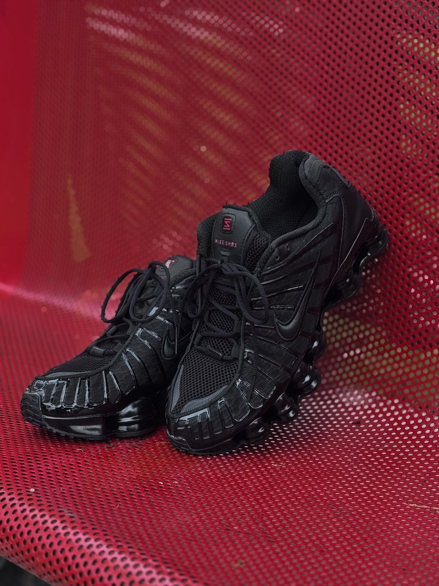 Nike Shox - Black/Red