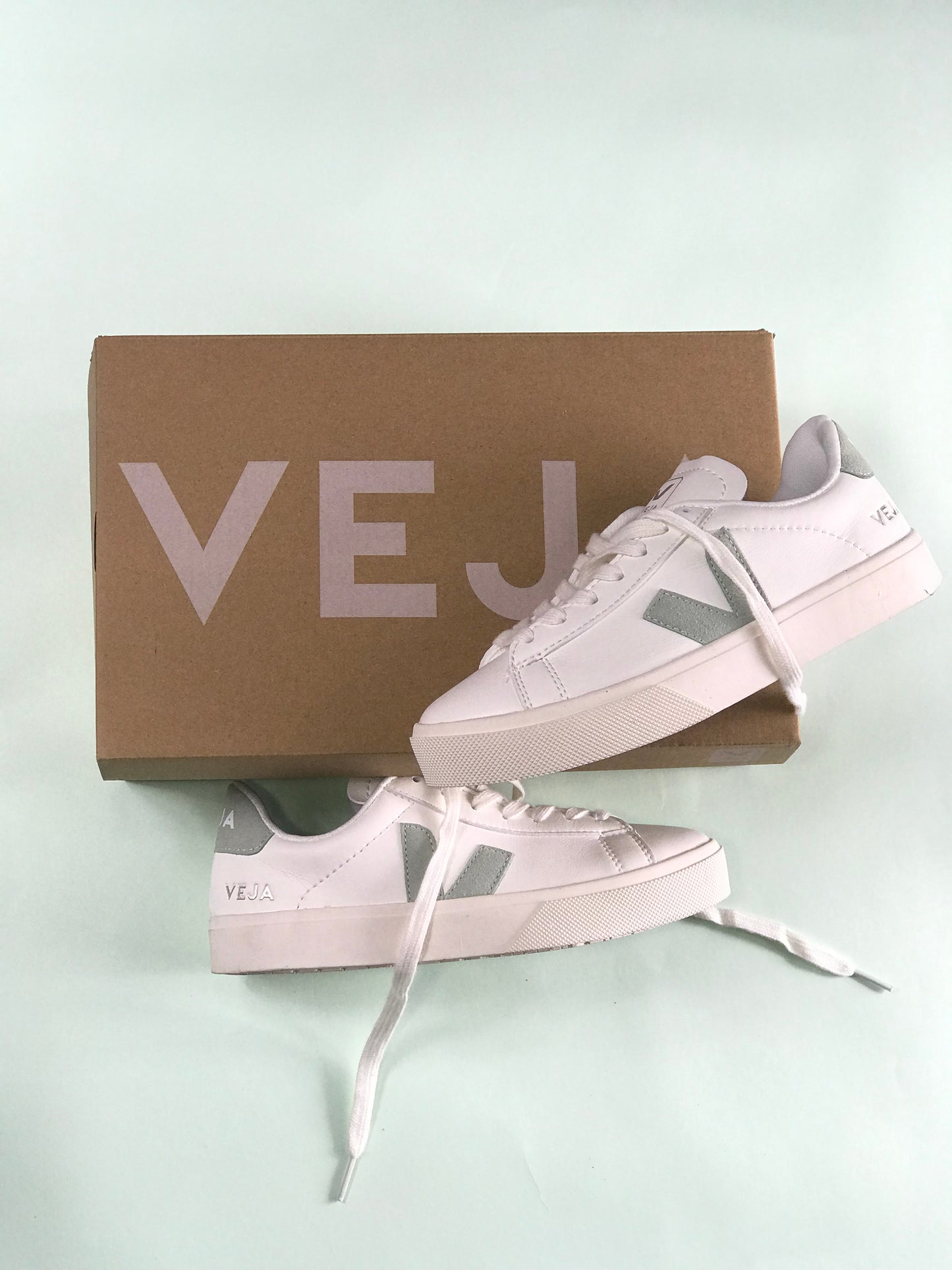 Veja Blanco / Verde Menta