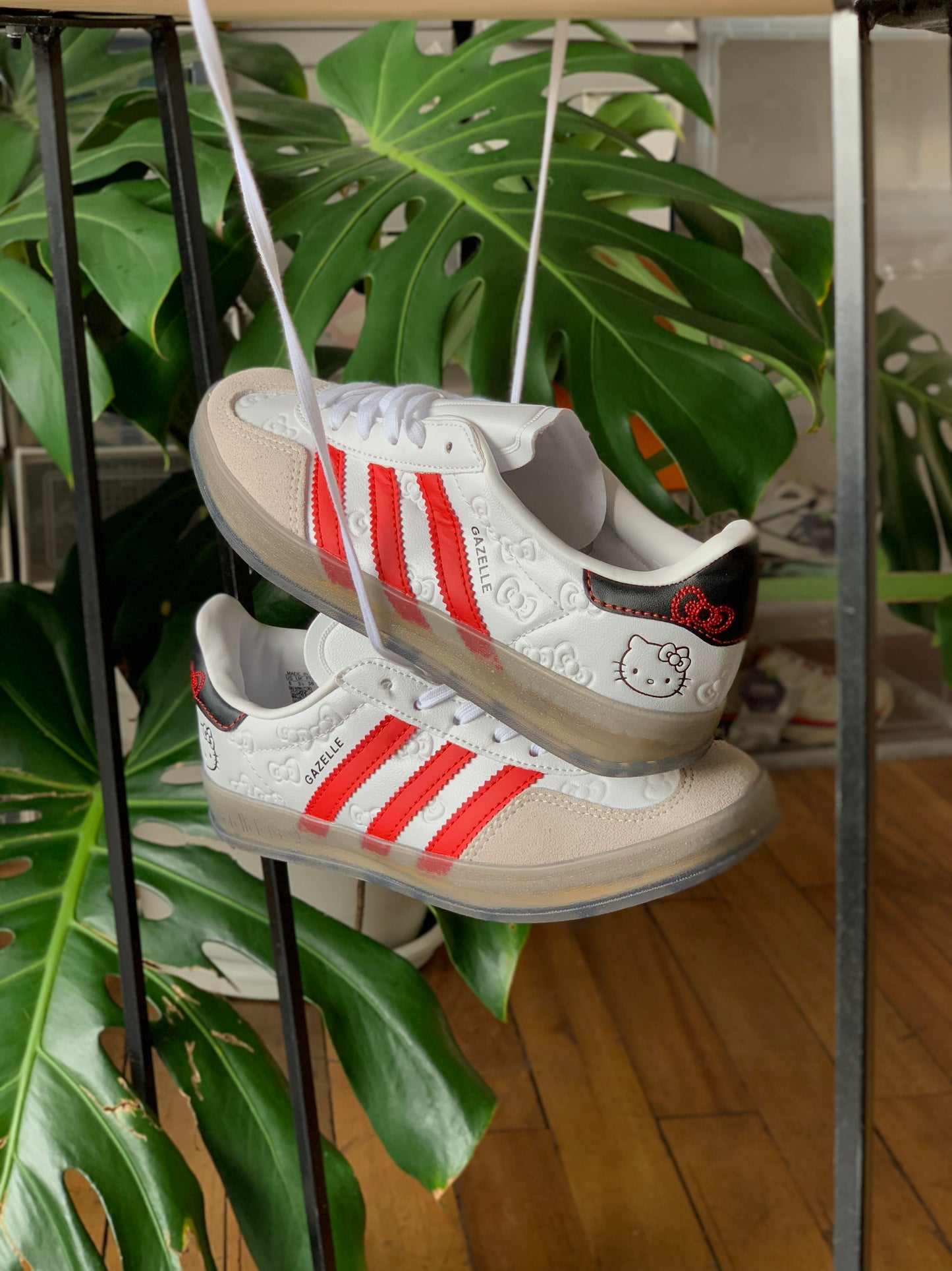 Adidas Gazelle x Hello Kitty 50th Años