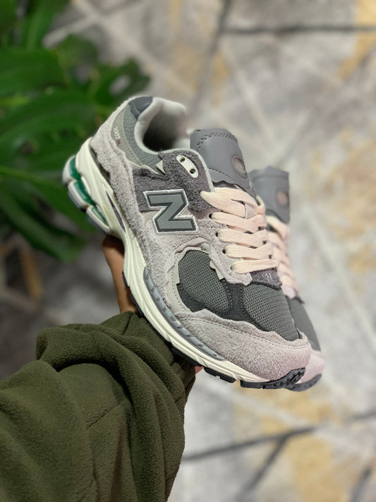 New Balance 2002R Gray