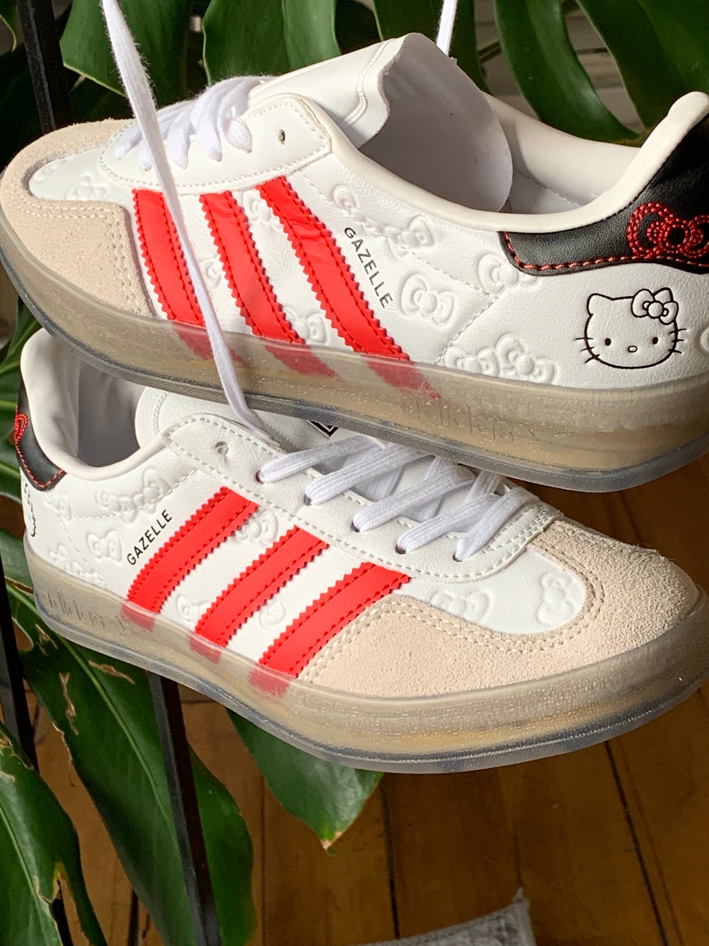 Adidas Gazelle x Hello Kitty 50th Años