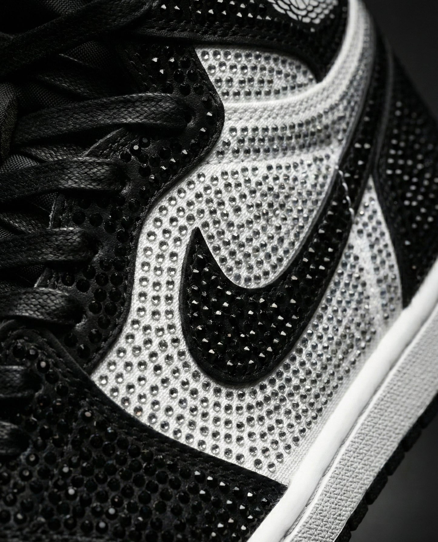 Air Jordan Retro 1 Swarovski