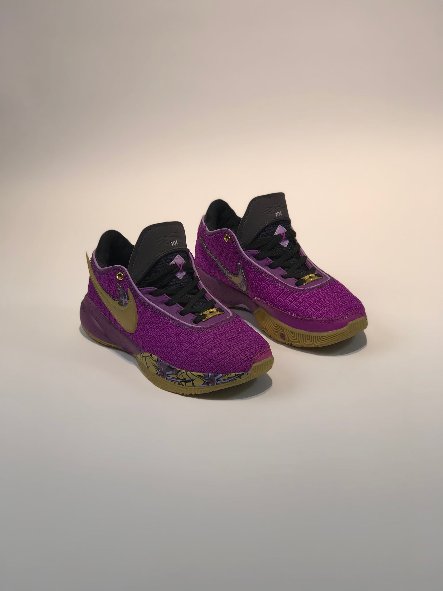 Nike LeBron 20 "Vivid Purple"