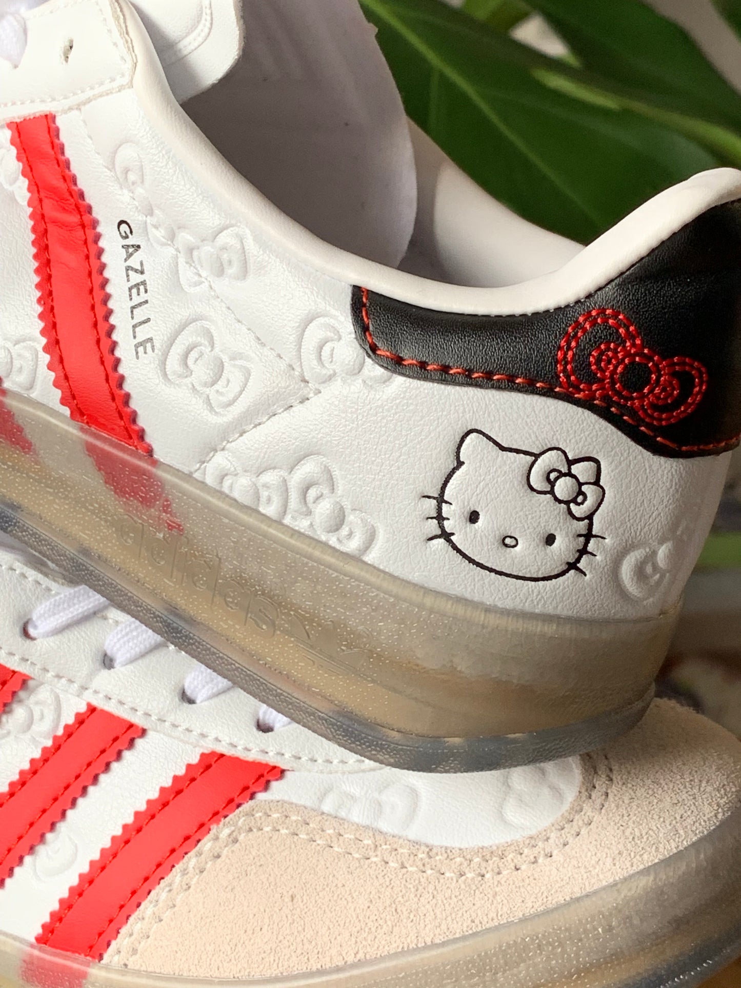 Adidas Gazelle x Hello Kitty 50th Años