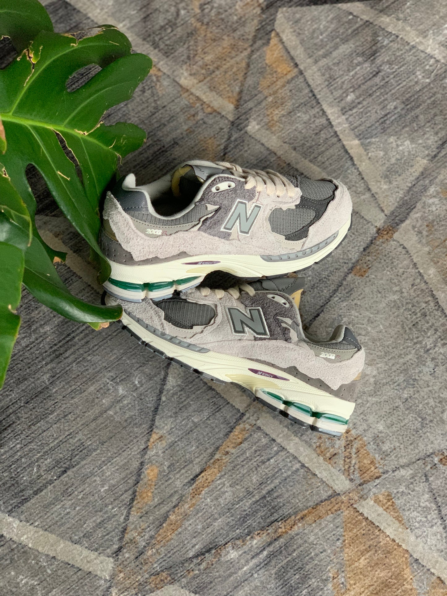 New Balance 2002R Gray