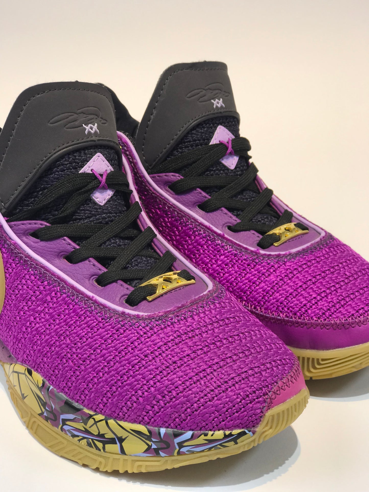 Nike LeBron 20 "Vivid Purple"