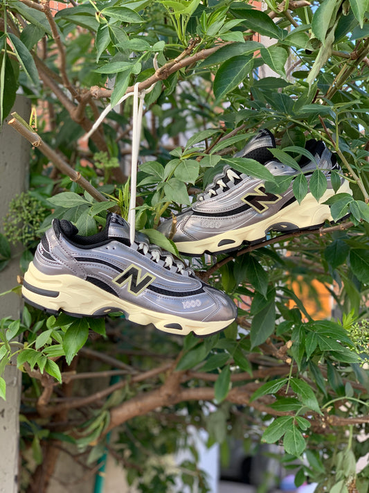 New Balance 1000 Silver