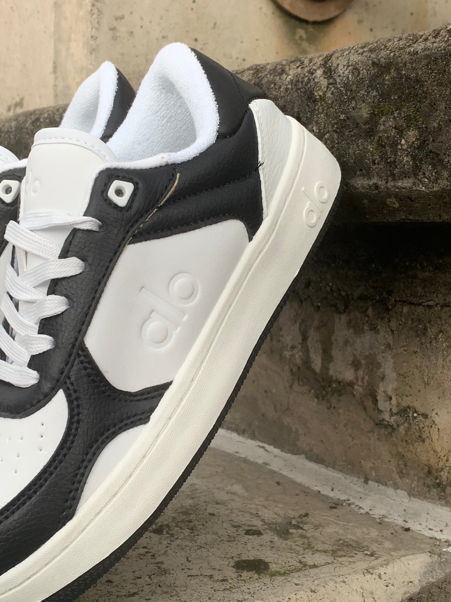Alo Sneakers